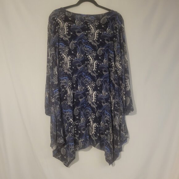 Larace tunic top in blue paisley Size 4x Plus Host Pick - Picture 2 of 5